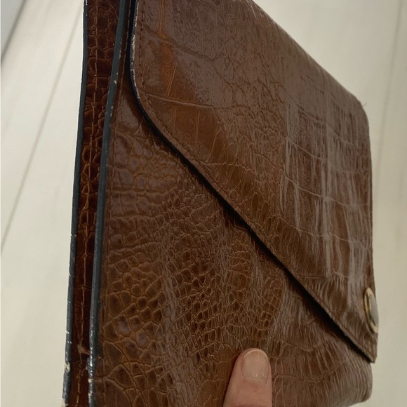 Brown leather moc-croc clutch purse - Picture 5 of 6